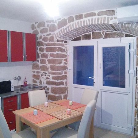 Holiday House Popovic Sućuraj Екстериор снимка