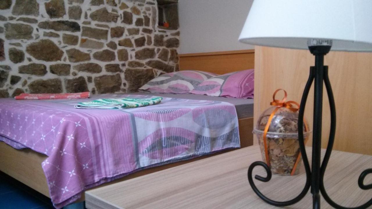 Holiday House Popovic Sućuraj Екстериор снимка