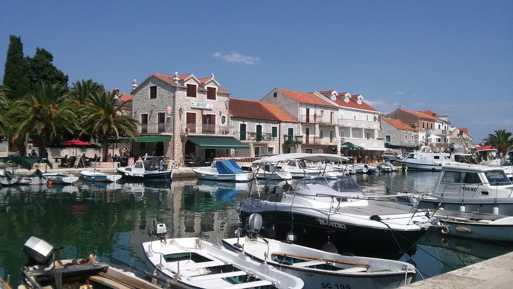 Holiday House Popovic Sućuraj Екстериор снимка