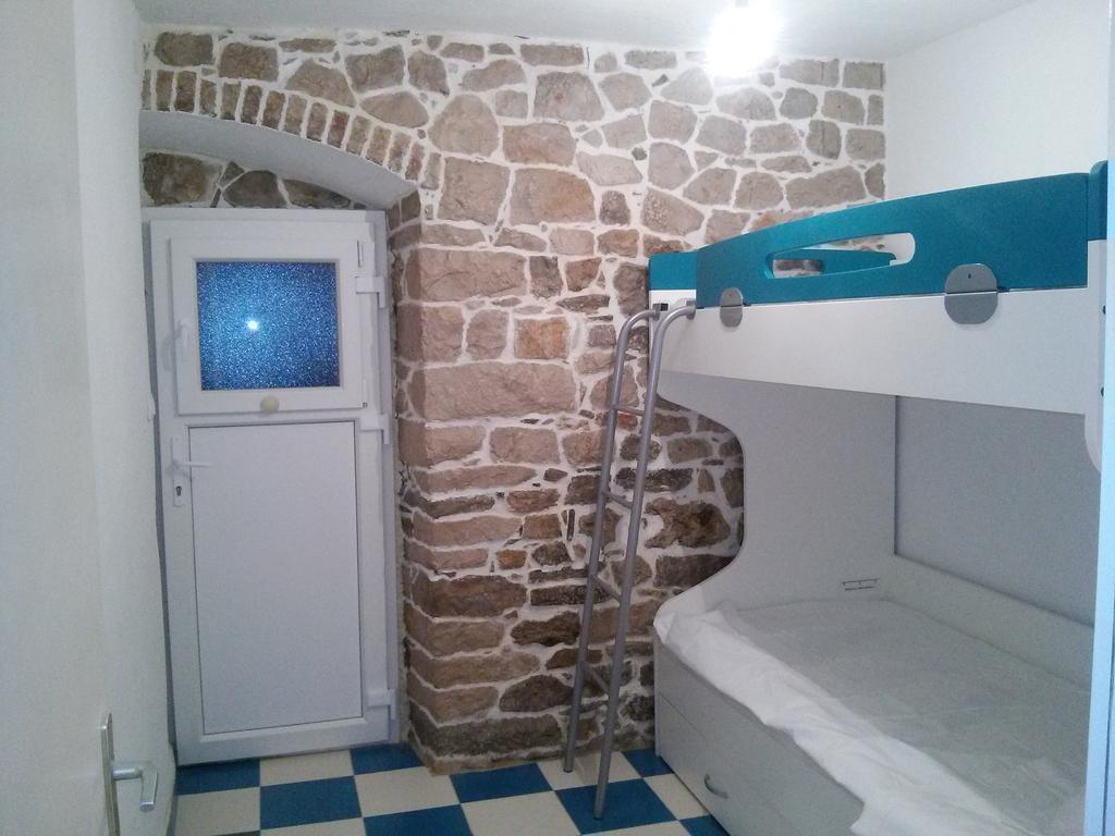Holiday House Popovic Sućuraj Екстериор снимка