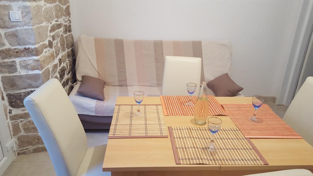 Holiday House Popovic Sućuraj Екстериор снимка
