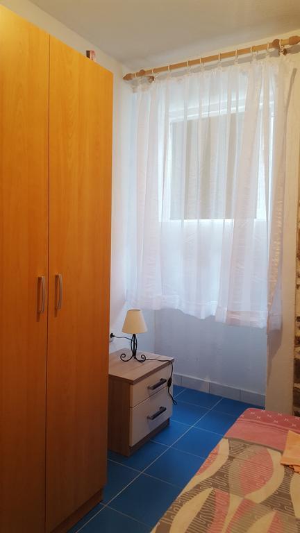 Holiday House Popovic Sućuraj Екстериор снимка